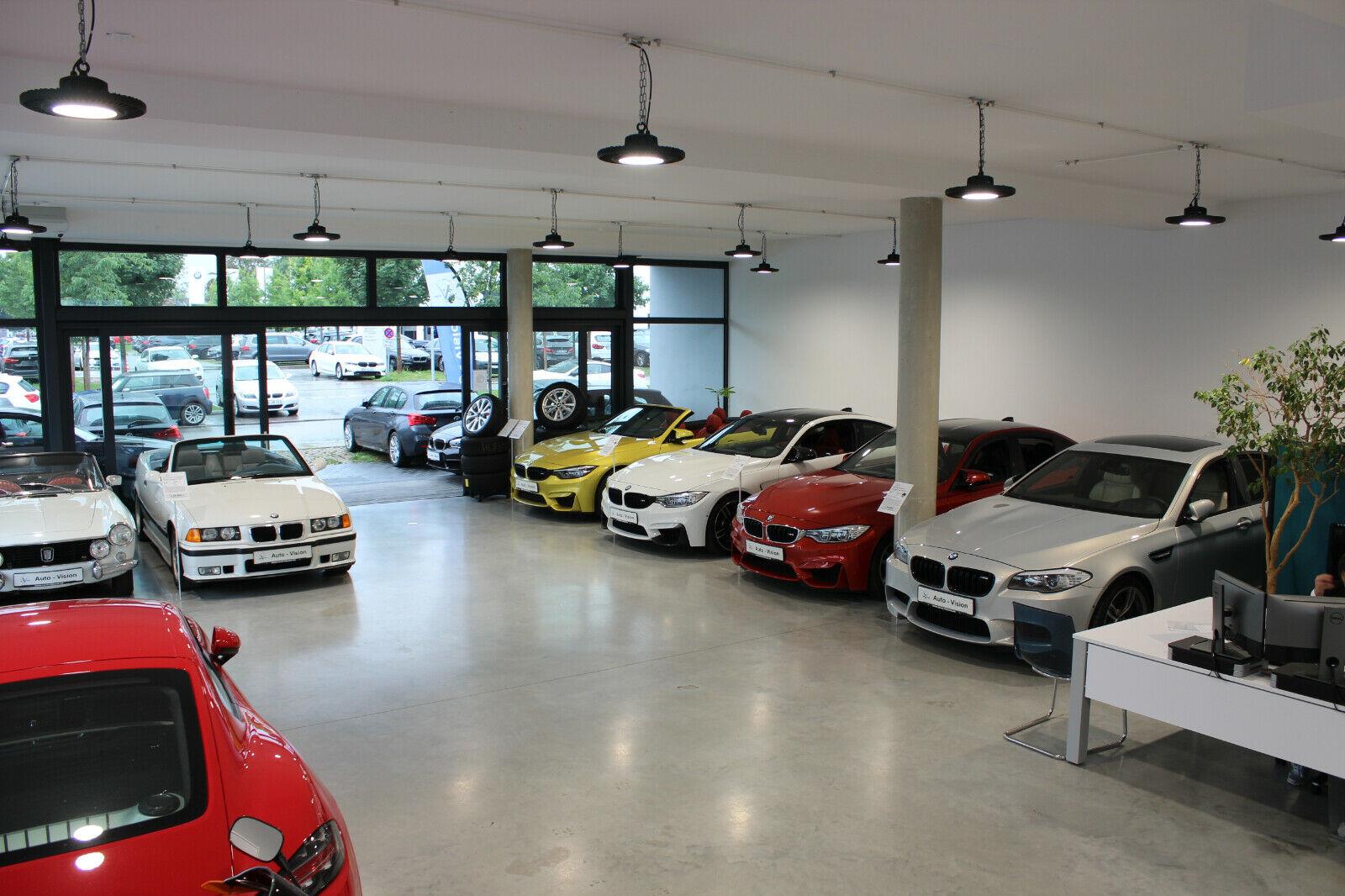 showroom-image-top