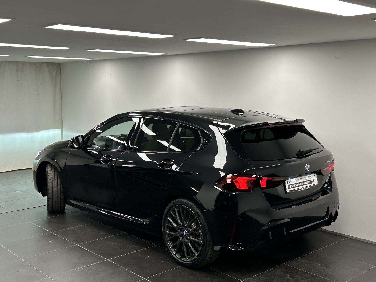 BMW 123 xDrive M Sportpaket Pro Pano. Harman/Kardon  imagem 3