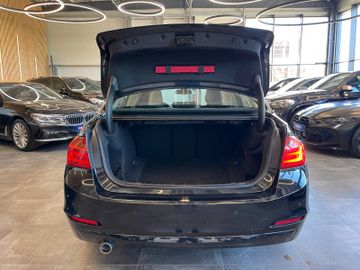 BMW 320 d Lim.  xDrive *NAVI*PDC*SZHZ*TEMPOMAT*4x4*