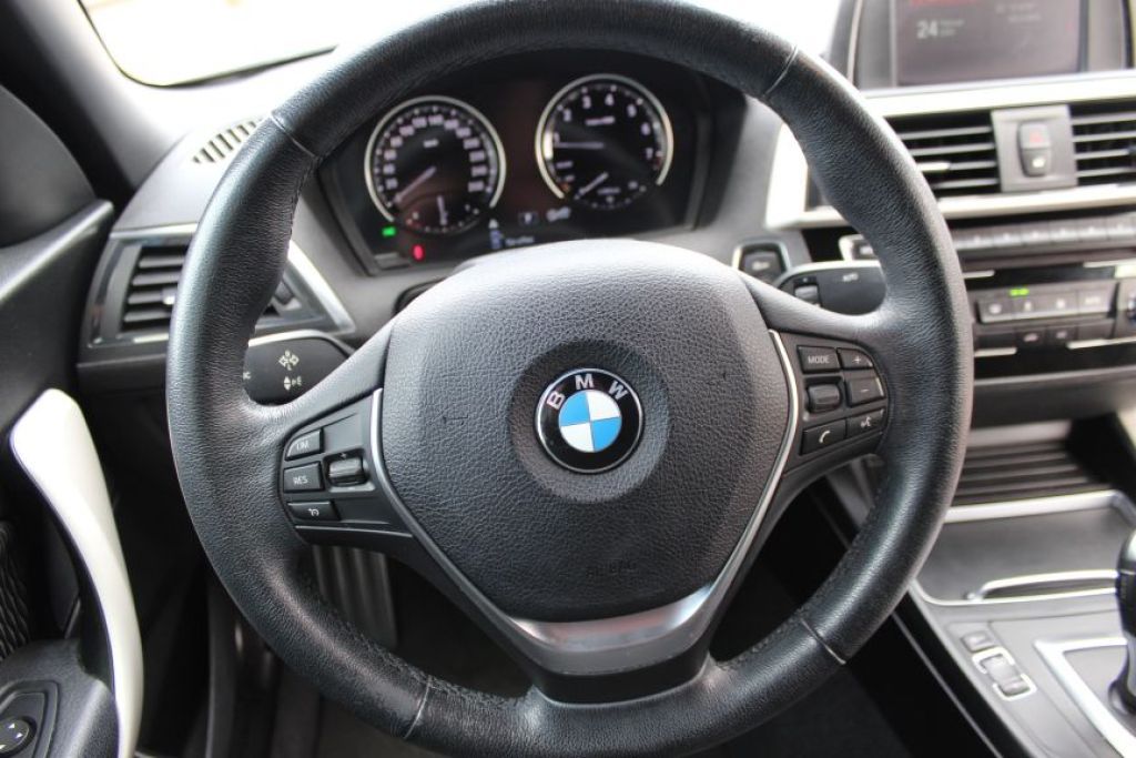 Fahrzeugabbildung BMW 220i Cabrio Aut. Advantage