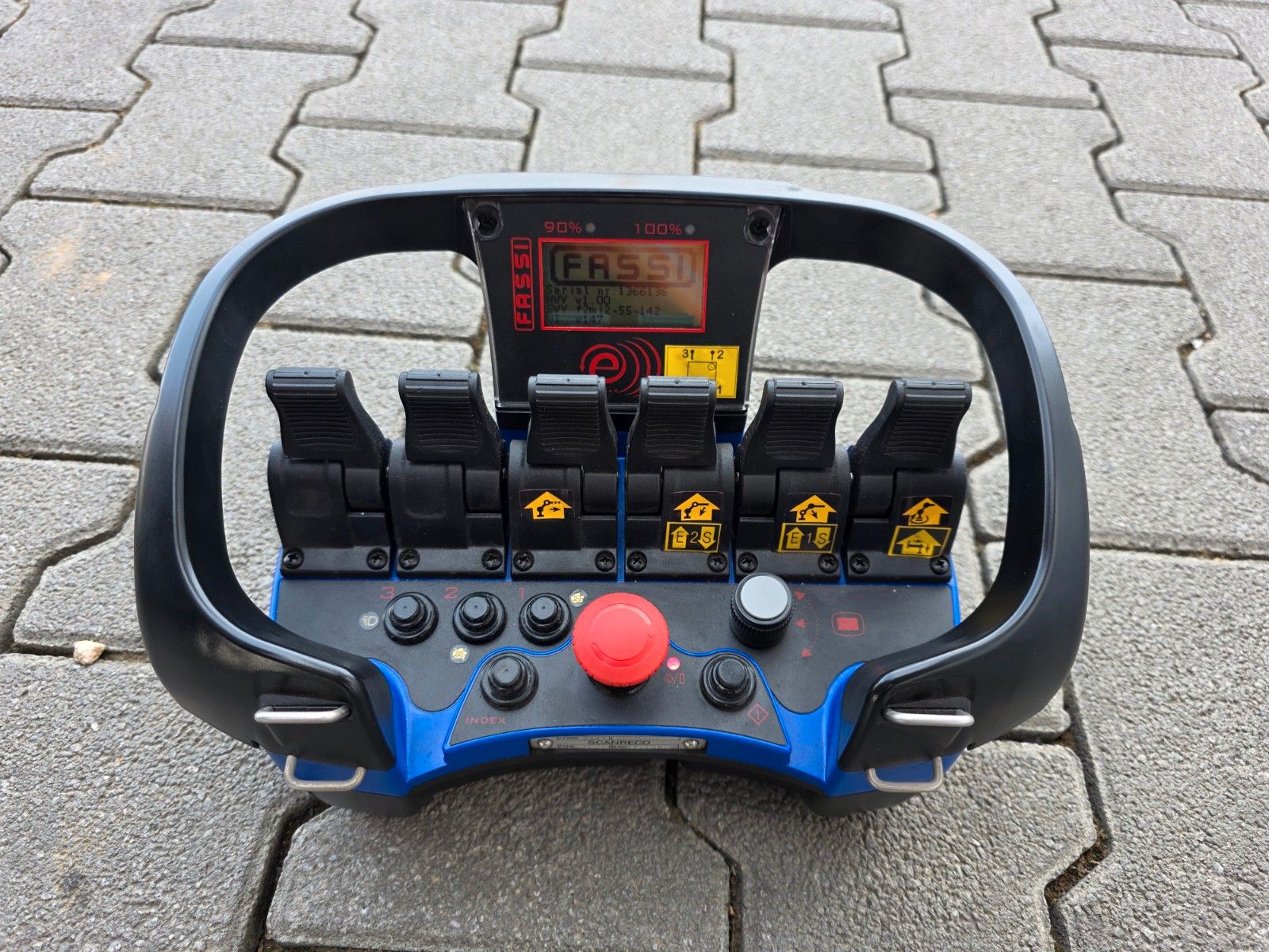 Fahrzeugabbildung Iveco X-Way AD190X54/P Fassi F125AC.1.24 Funk AHK