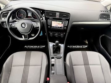 Volkswagen Golf - 10
