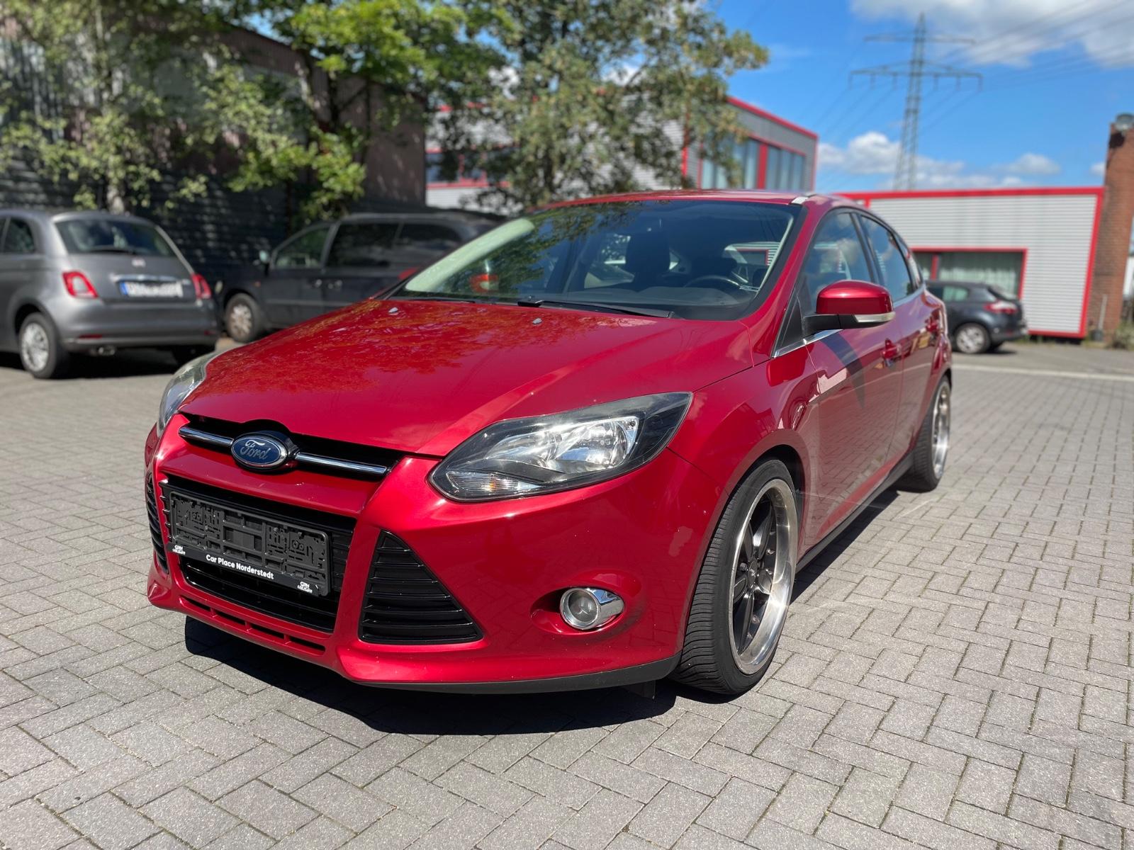 Ford Focus Lim. Titanium TÜV NEU/SPORT/SHZ/PDC/NAVI