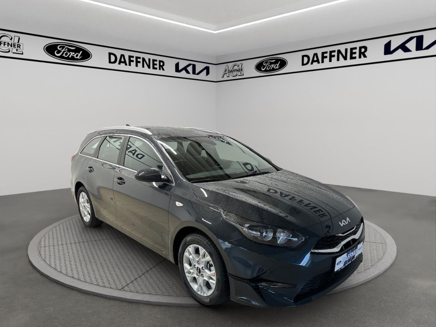 Fahrzeugabbildung Kia Ceed_sw Vision Navi SHZ Kamera SpurhalteASS DAB