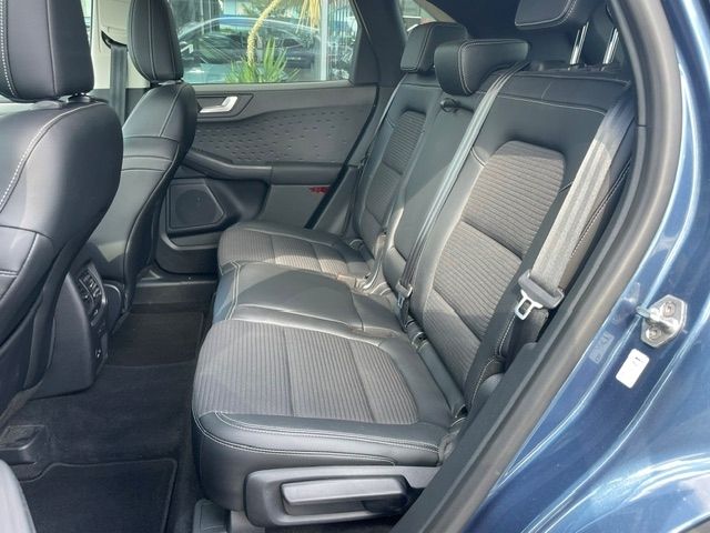 Fahrzeugabbildung Ford Kuga Titanium X elek Heckkl AHK abnehmbar LED