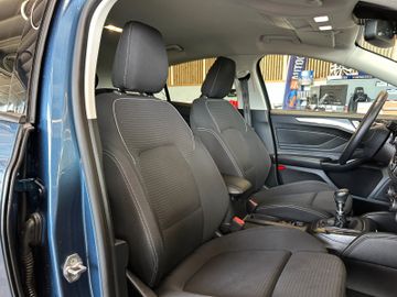 Ford Focus Lim. Titanium *Navi*AHK*LED*