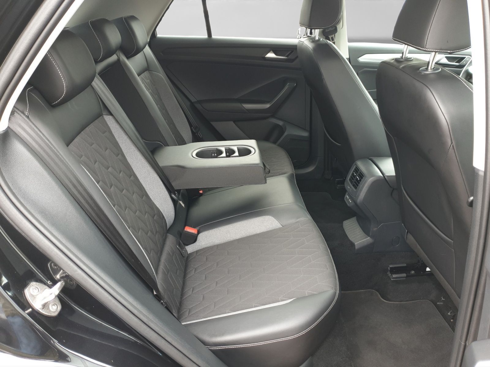 Volkswagen T-Roc - Bild 7
