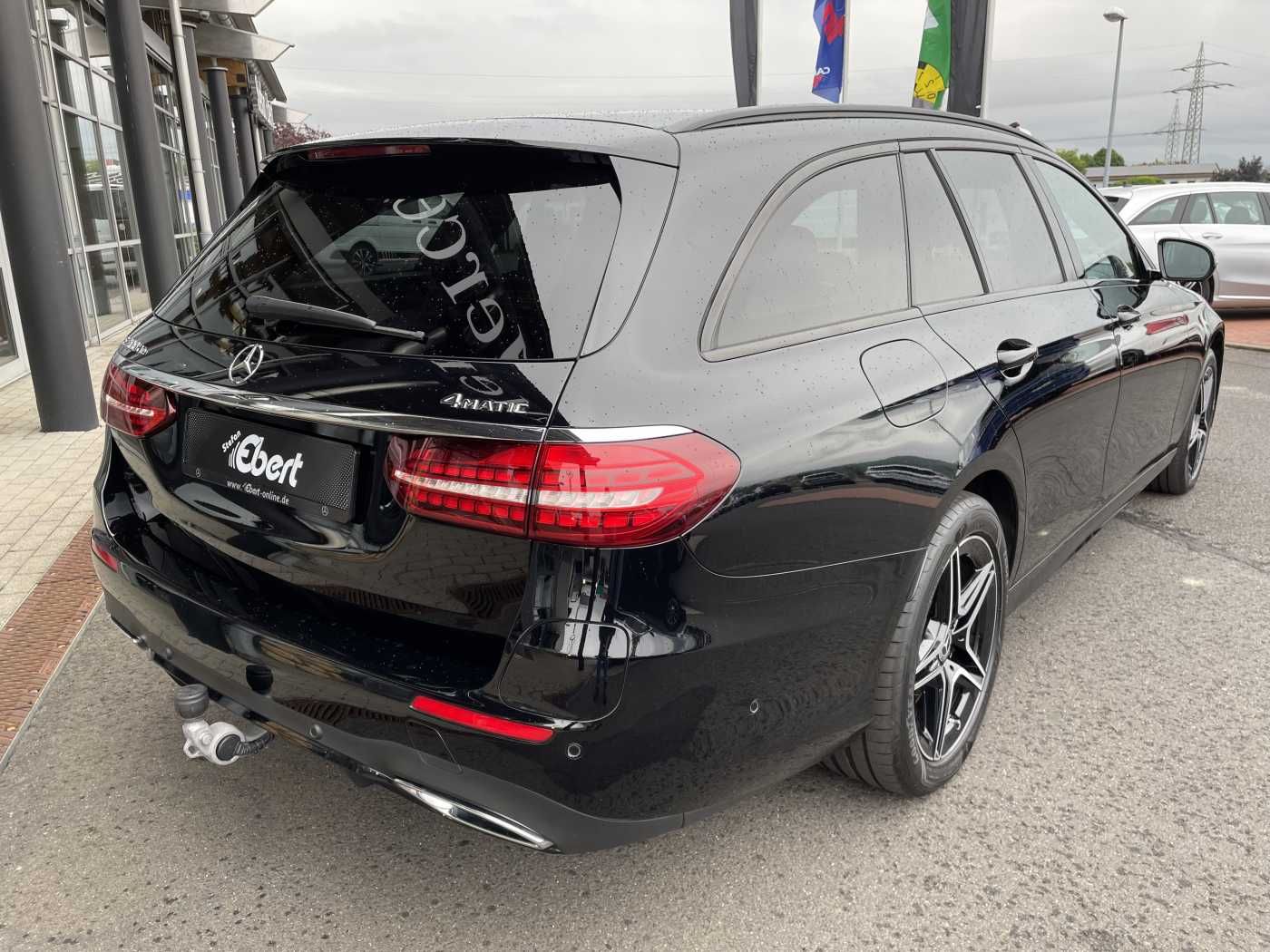 Fahrzeugabbildung Mercedes-Benz E 300 T de 4M AMG+AHK+Distr+Burm+ R-Kamera+Carpl