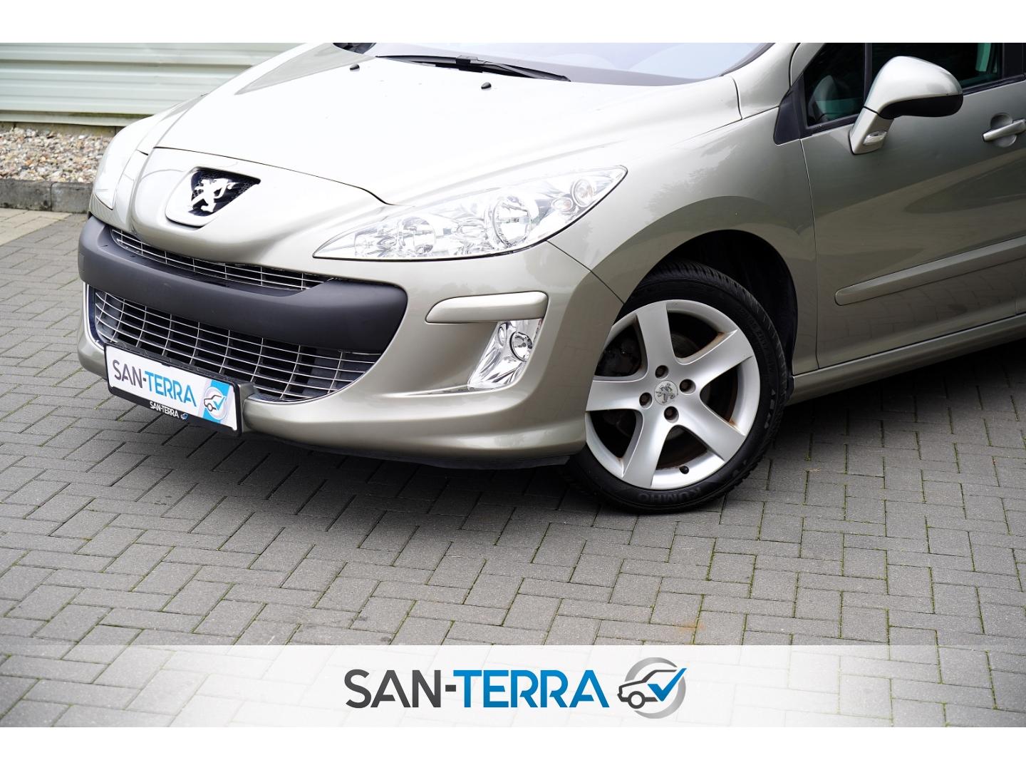 Peugeot 308 2010 — photo 7