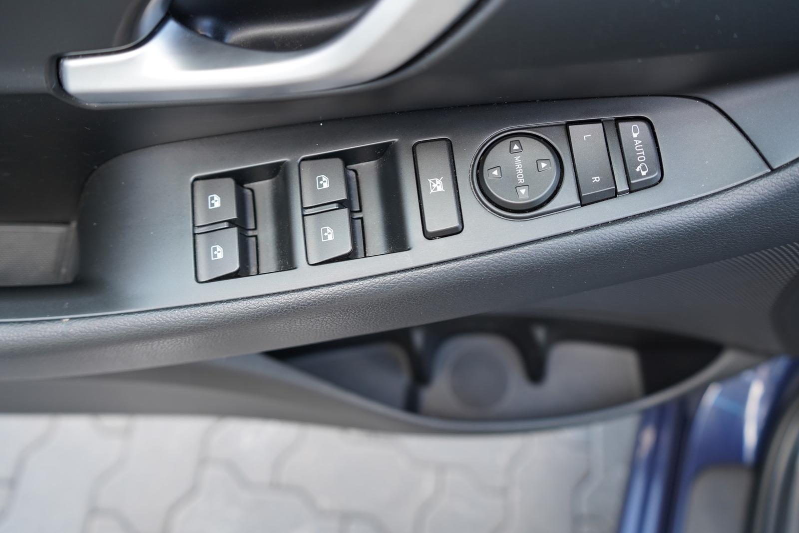 Hyundai i30 1.5 LED Navi Panorama Kamera Tempomat DAB