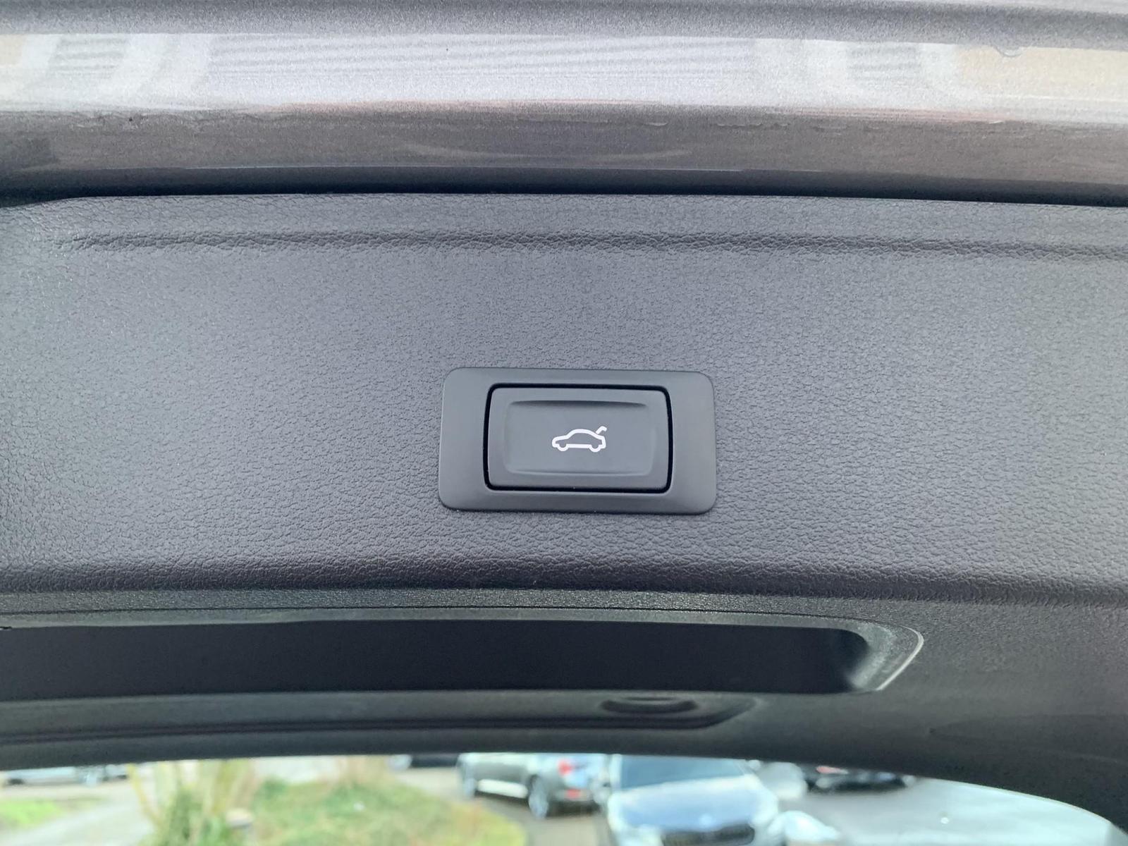 Audi A4 Avant 40 TDI HUD+NAVI+AHK+LEDER+PDC, миниатюра 8