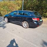 Toyota Avensis Combi Executive 1.8  - Toyota Avensis aus 2011: Kombi