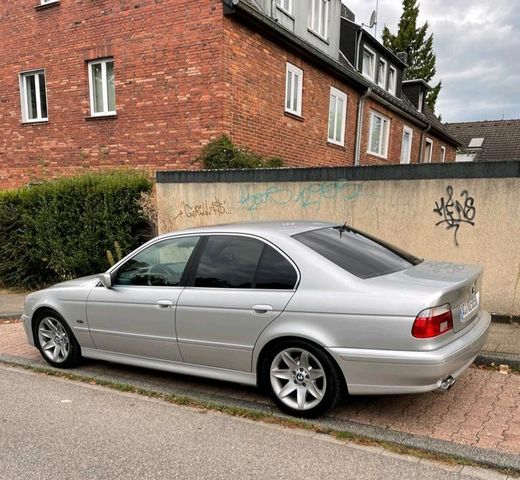 BMW E39 525İ