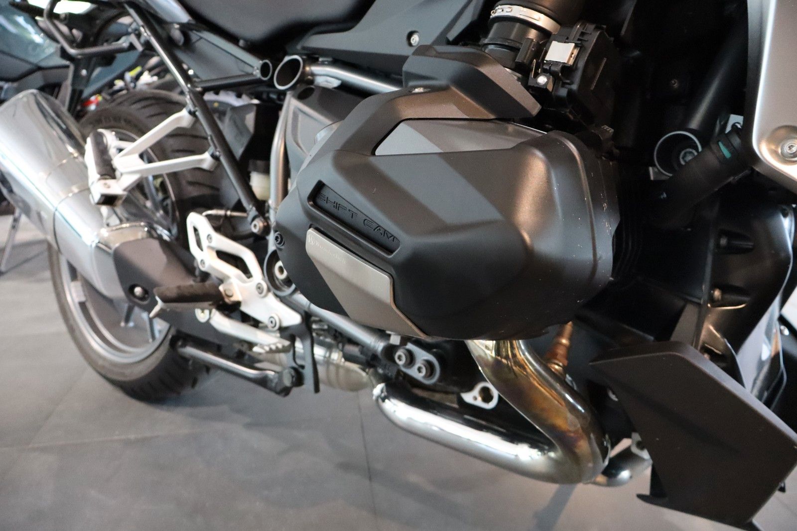 Fahrzeugabbildung BMW R1250R Style Exclusive