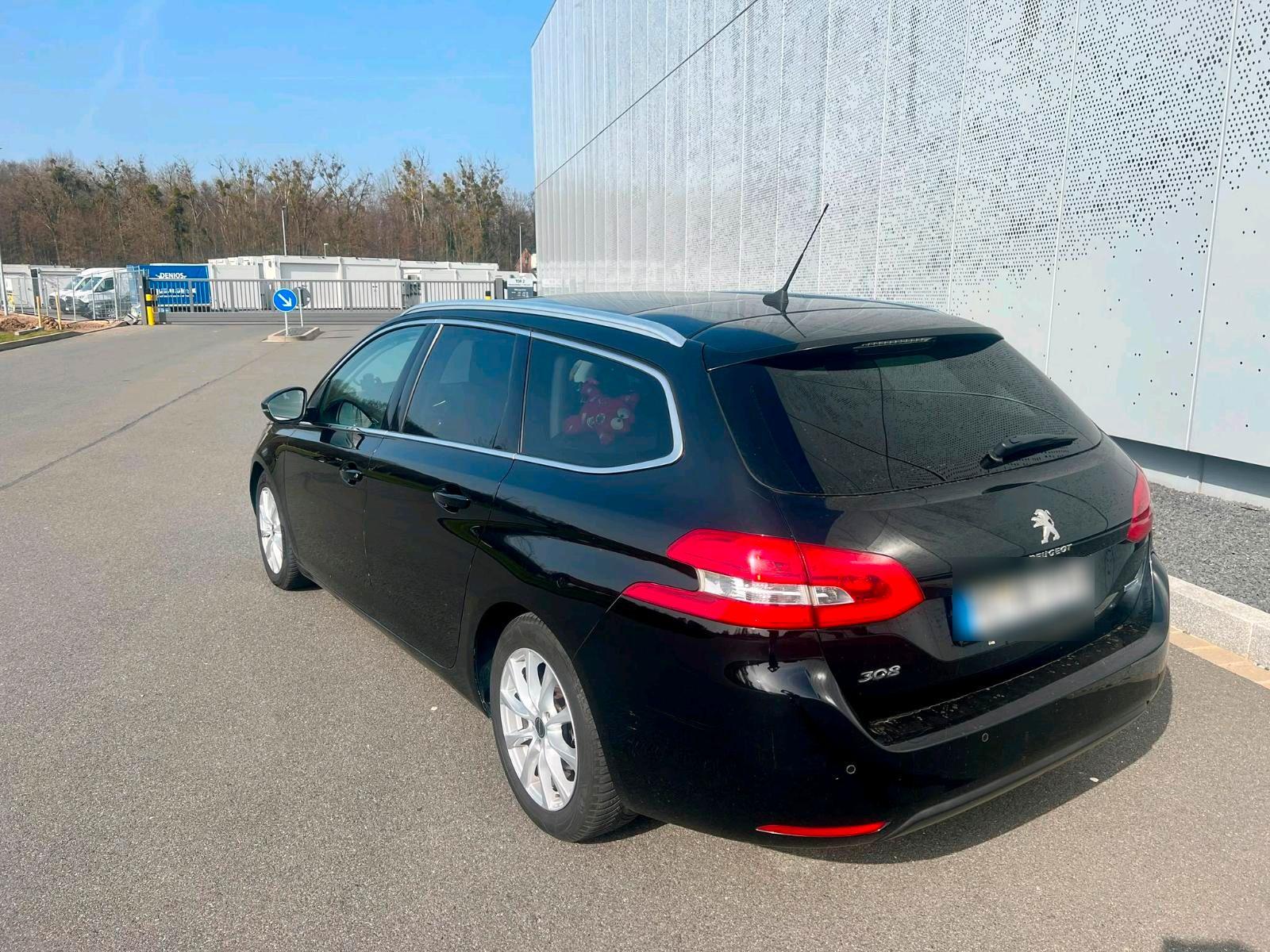Peugeot 308 2015 — photo 8