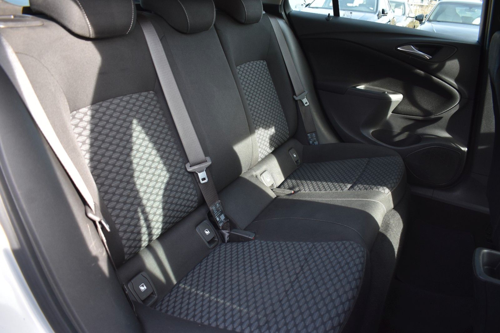 Fahrzeugabbildung Opel Astra K Sports Tourer Edition KLIMA/PDC/TEMPOMAT