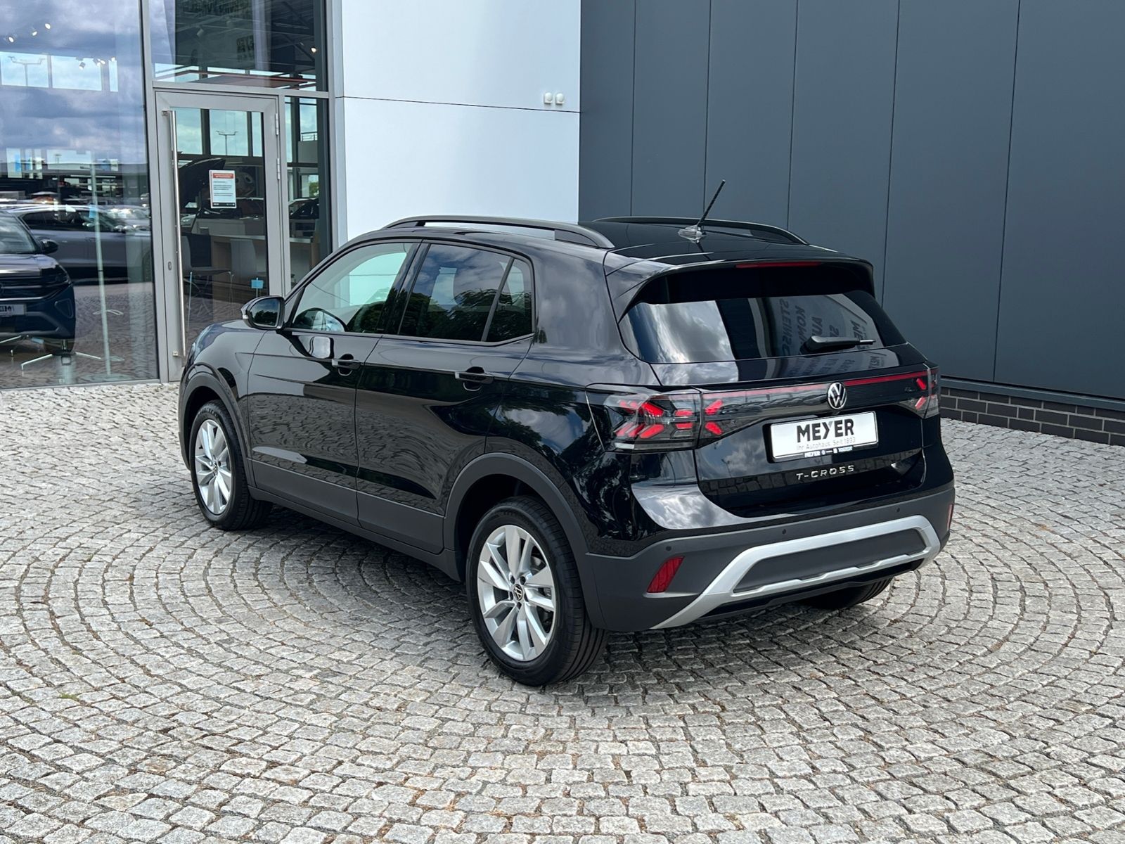 Fahrzeugabbildung Volkswagen T-Cross Life 1.5 TSI DSG *IQ.Light, Ready2Discov