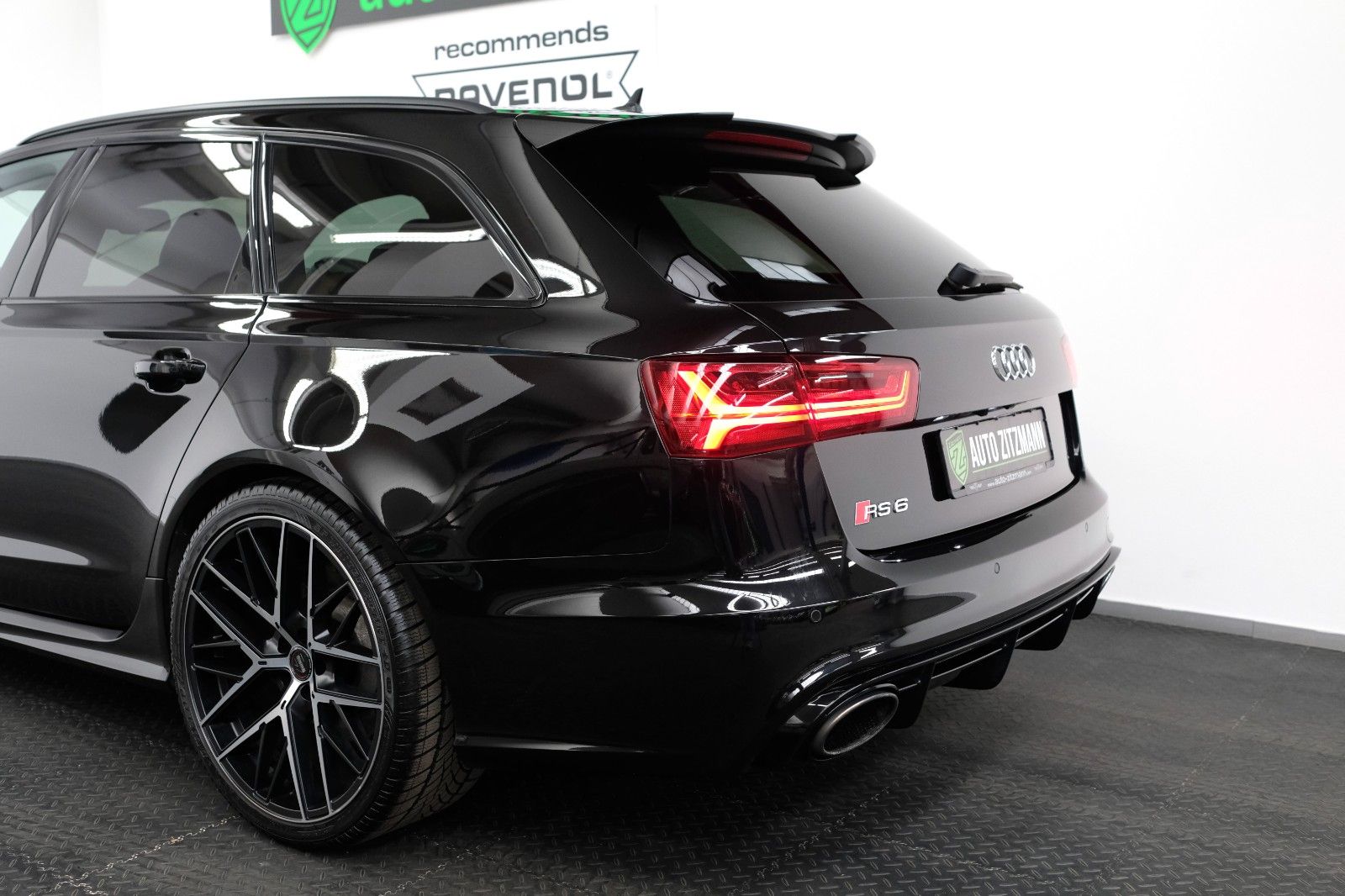 Fahrzeugabbildung Audi RS6 Avant 4.0 TFSI quattro*CARBON*BOSE*21 ZOLL*