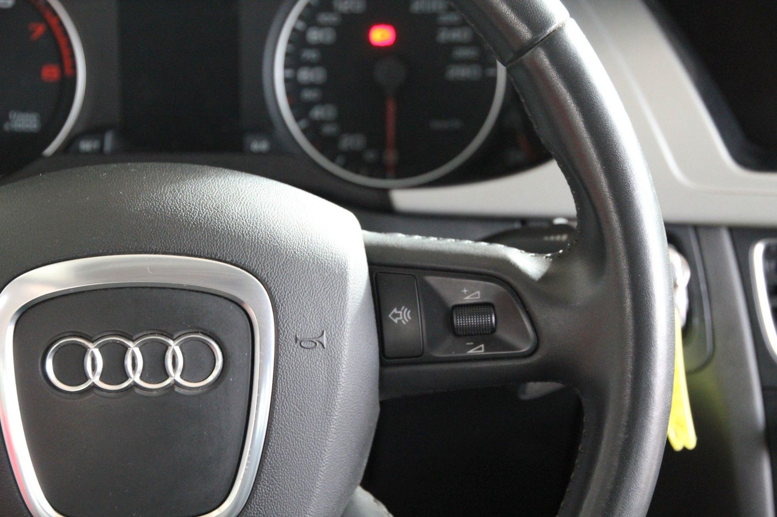 Fahrzeugabbildung Audi A4 1.8 TFSI Lim. Ambition