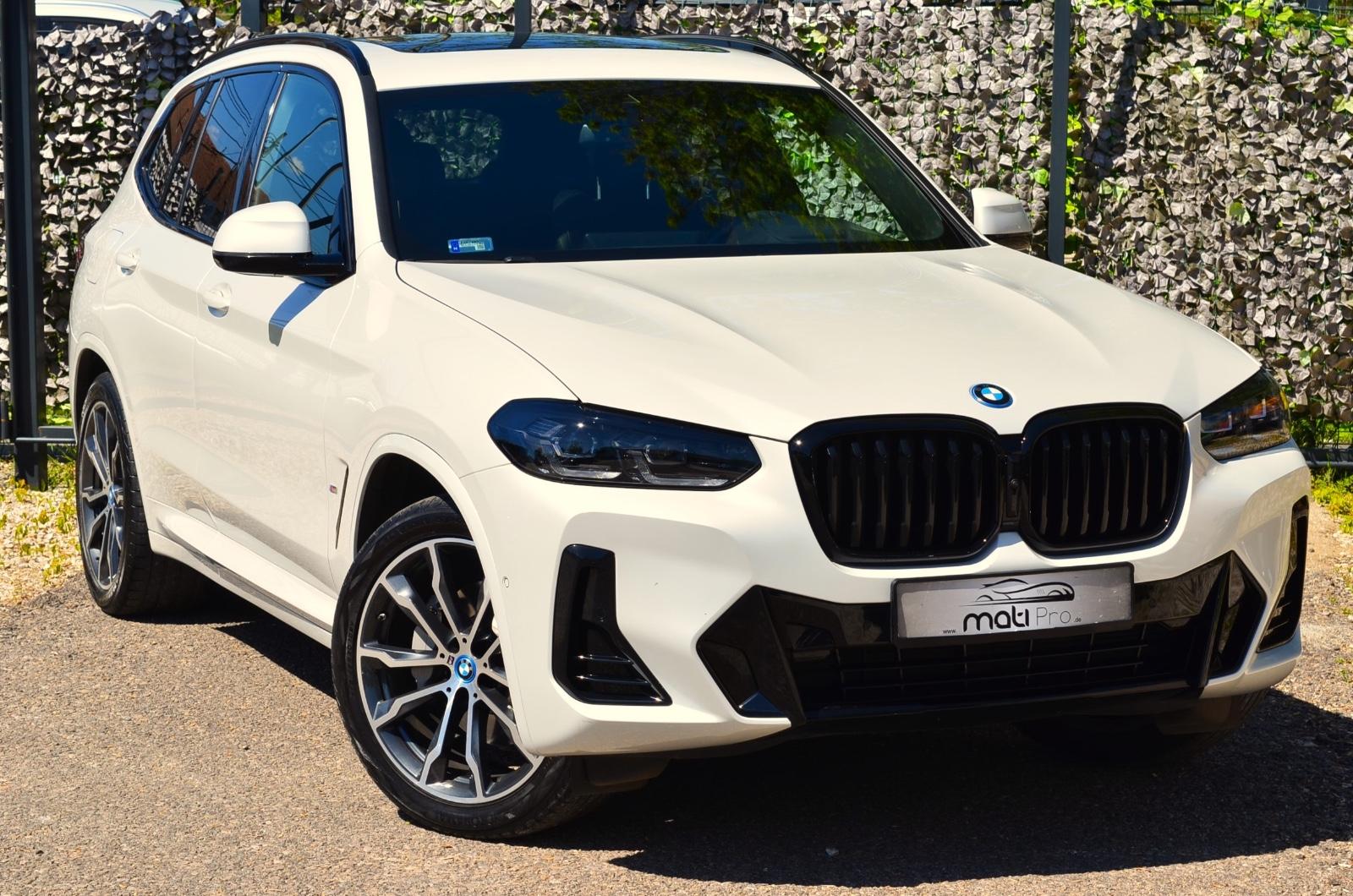 BMW X3 xDrive 30e M Sport PANO AHK 360 HEAD UP HK