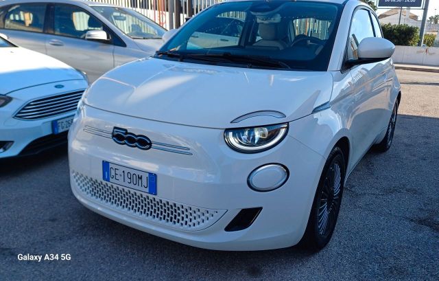 Fiat 500 Icon Berlina 42 kWh full led !