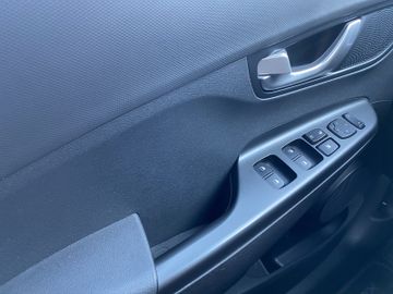 Hyundai Kona Elektro Select 39,2 kWh Kam.+OBC+Navi+SHZ