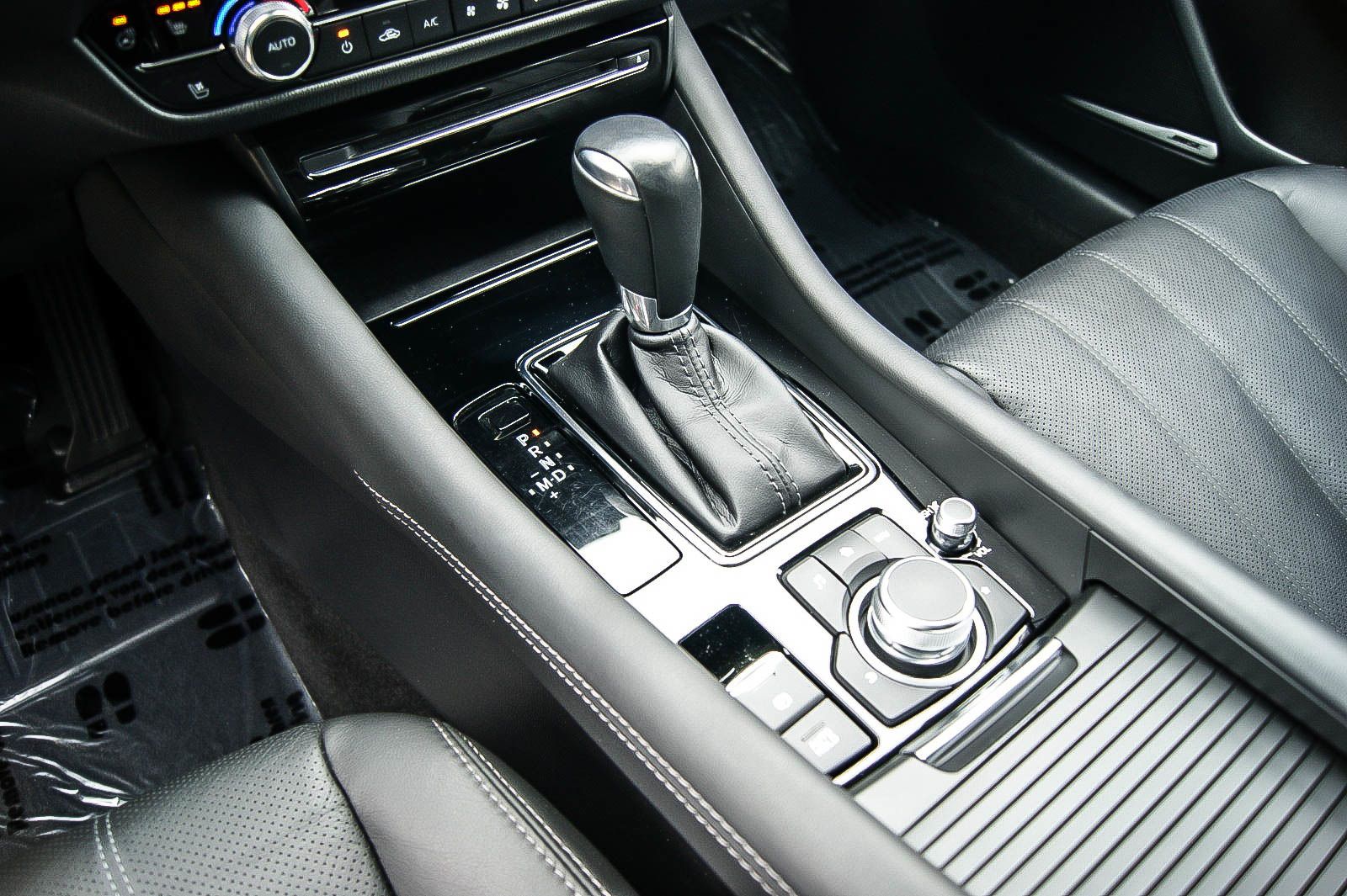 Fahrzeugabbildung Mazda 6 Kombi 22 SKYACTIV-D 184 Sports-Line LEDER BOSE