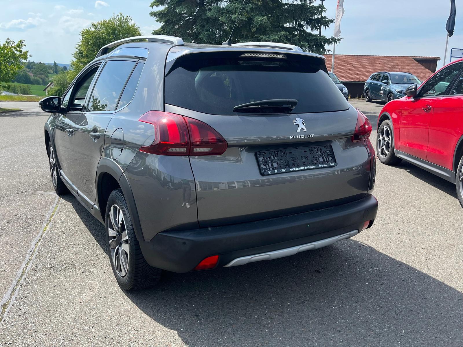 Peugeot 2008 1.2 PureTech Allure- PDC+SHZ+GJR