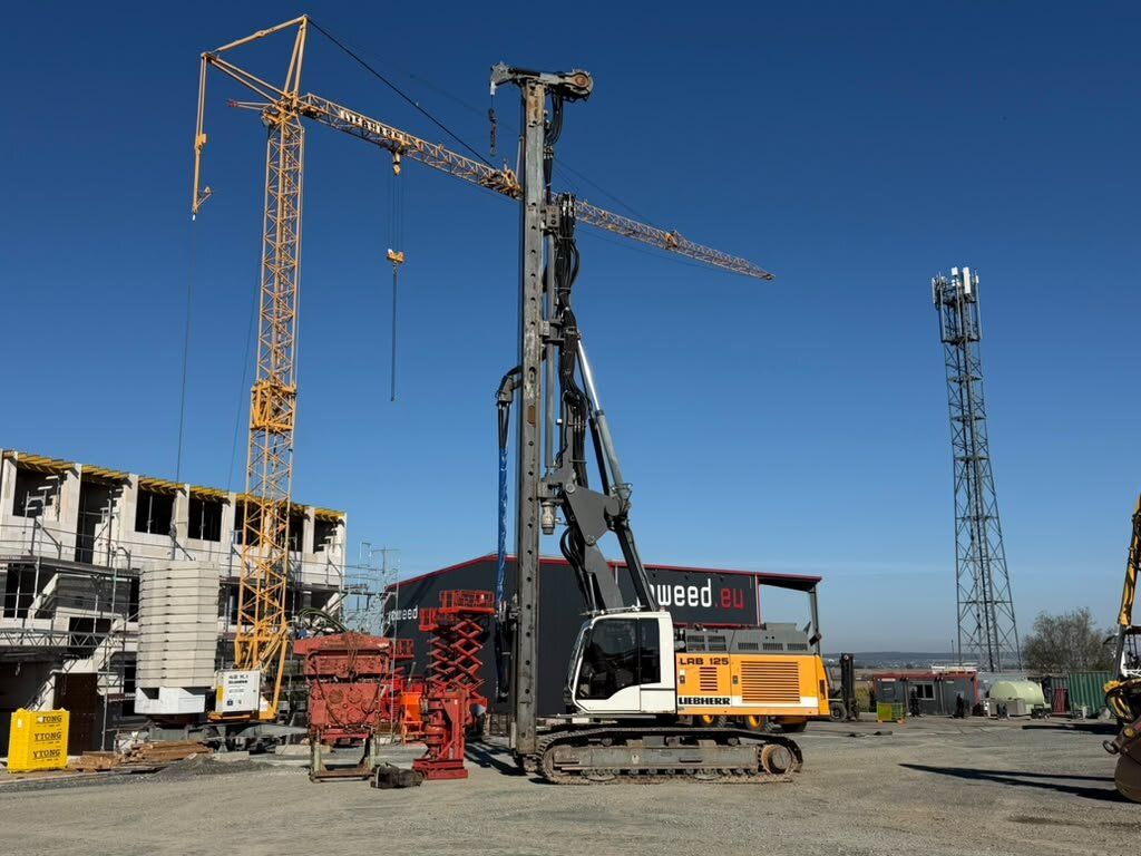 Fahrzeugabbildung Liebherr LRB 125 Ramm- und Bohrgerät Klima/Radio