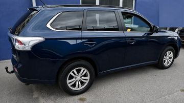 Mitsubishi Outlander - 2