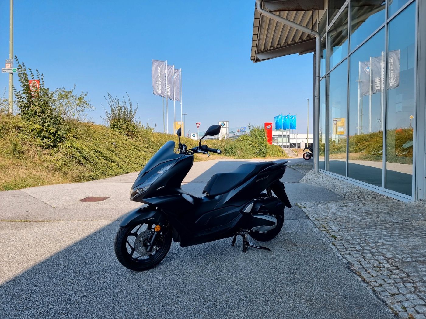 Fahrzeugabbildung Honda PCX 125 Modell 2024 sofort