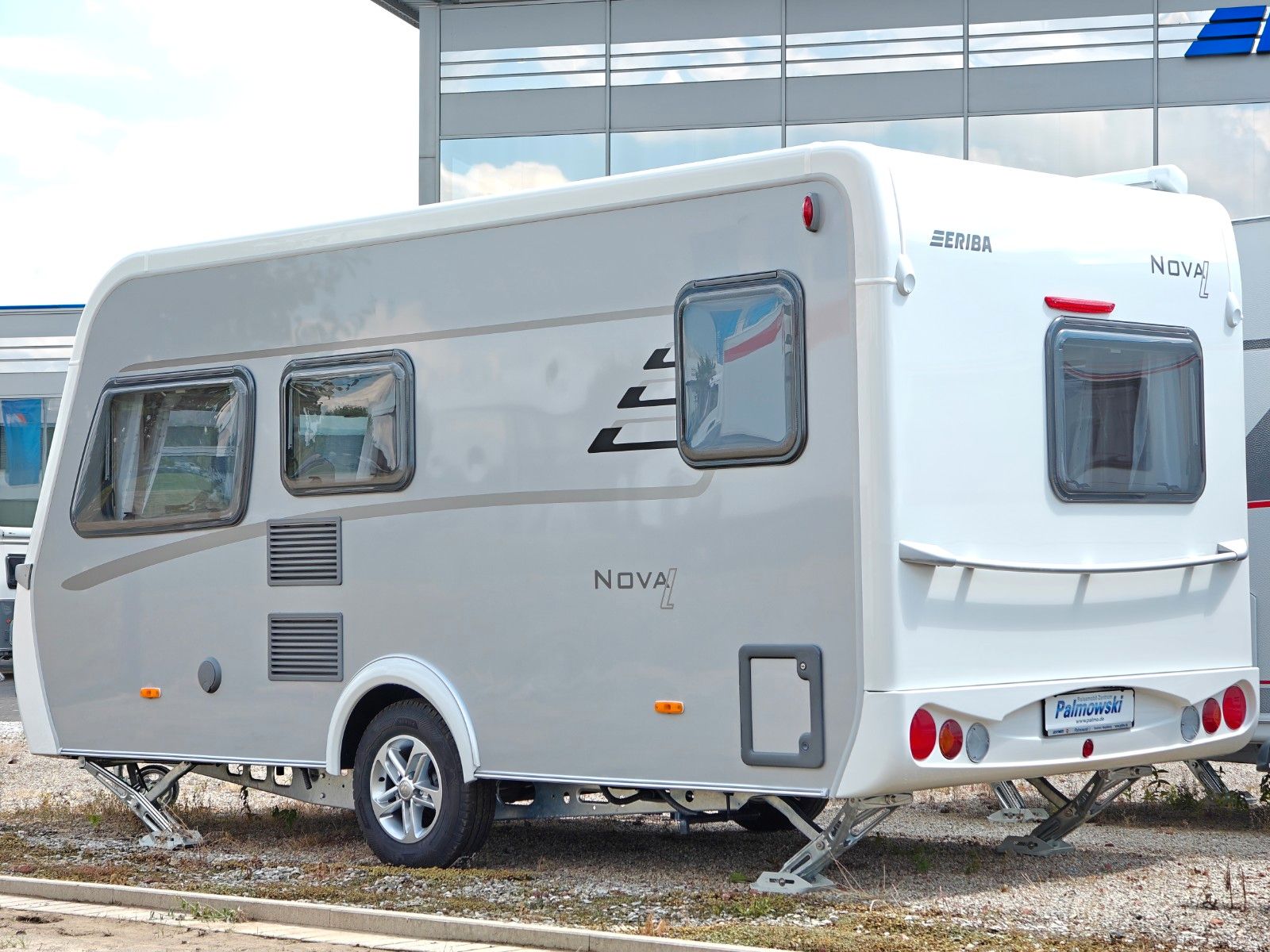 Fahrzeugabbildung HYMER / ERIBA / HYMERCAR Nova Light 465 - Elegance, Moving, Markise -