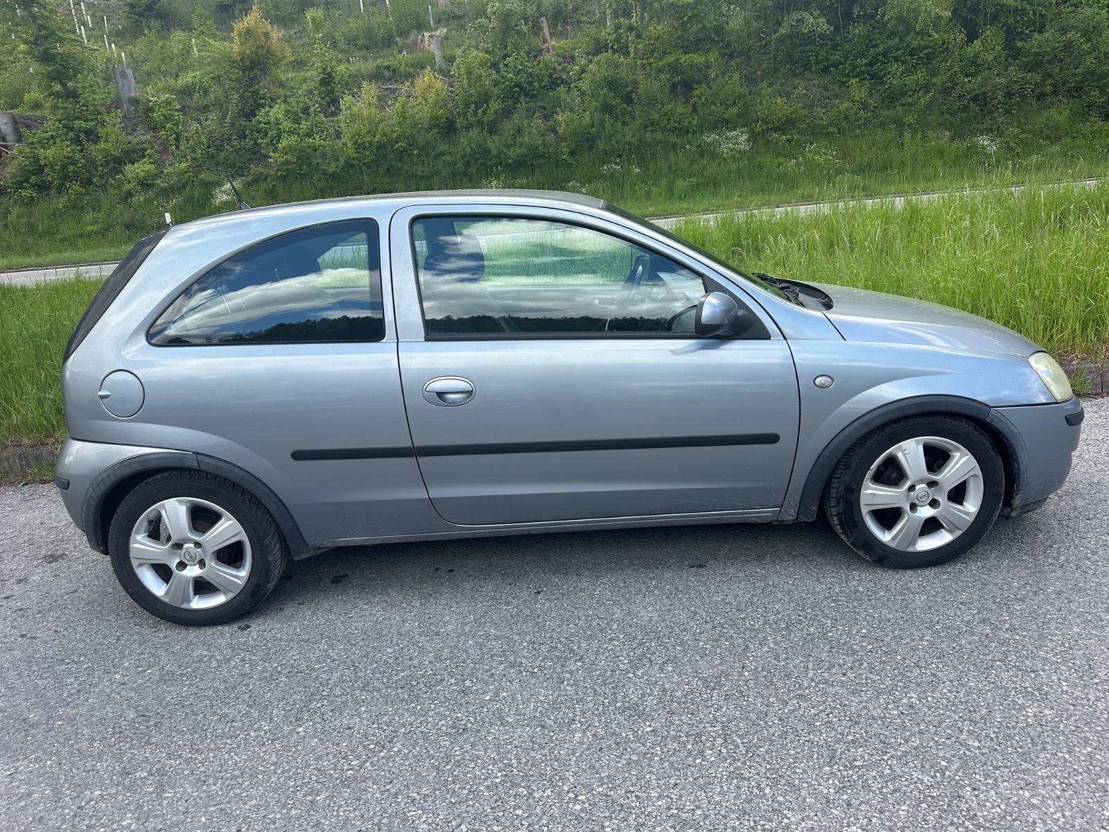 Opel Corsa 1.0 Twinport Klima 2H Tüv/10/2027