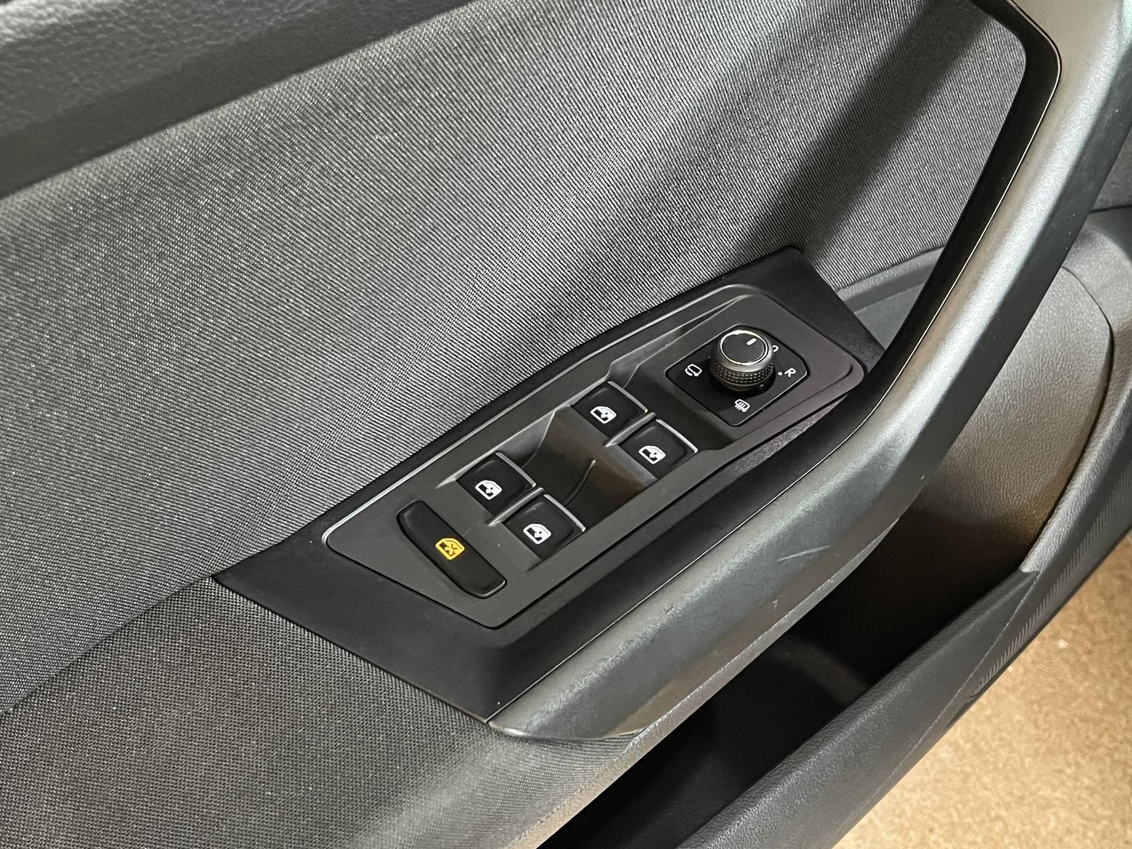 Volkswagen T-Roc Sport Teil-Leder RCam Navi ACC AHK LED SHZ, миниатюра 10