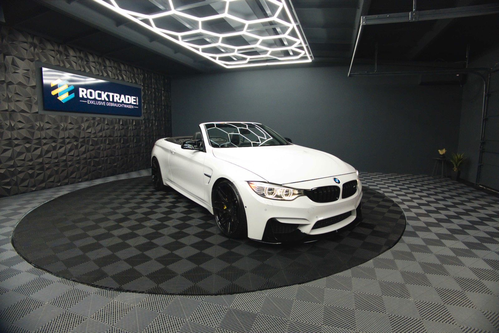 Fahrzeugabbildung BMW M4 Cabrio Performance Carbon 533PS Stage 2
