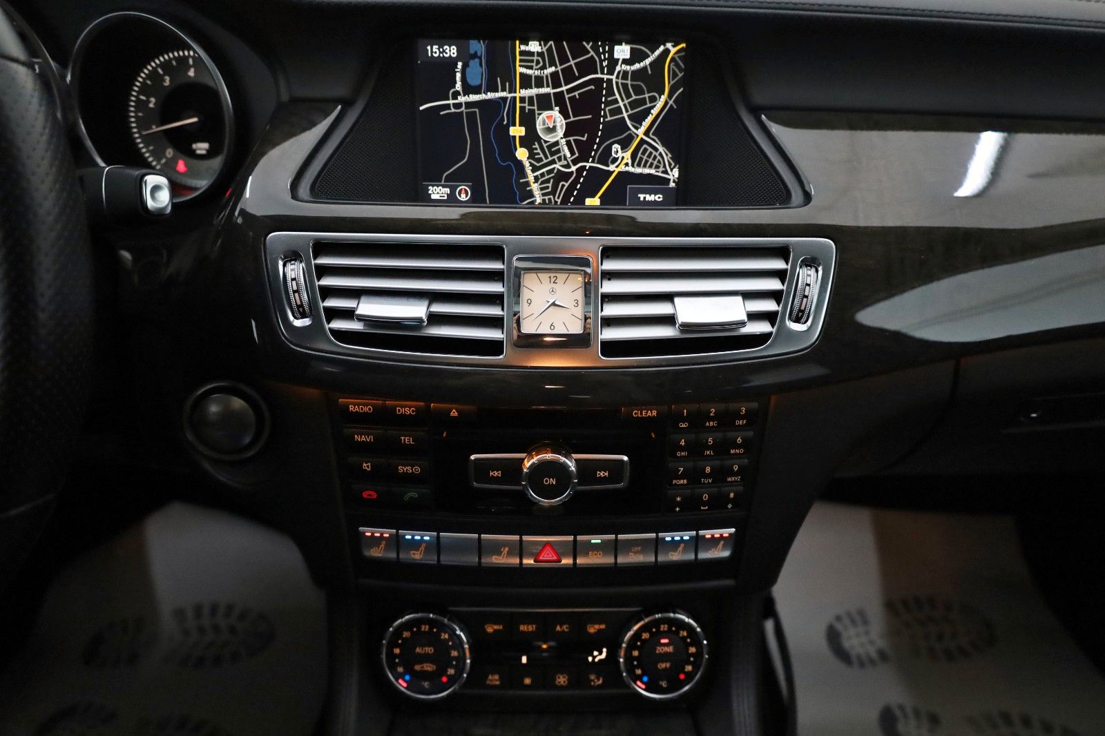 Fahrzeugabbildung Mercedes-Benz CLS 350 SB Sport Leder,Navi,LED,SD,SH+Belüftung