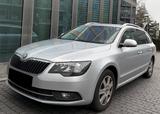 Skoda Superb Combi Elegance Automatik*Leder*Navi* - Skoda Superb Elegance mit Benzin-Antrieb