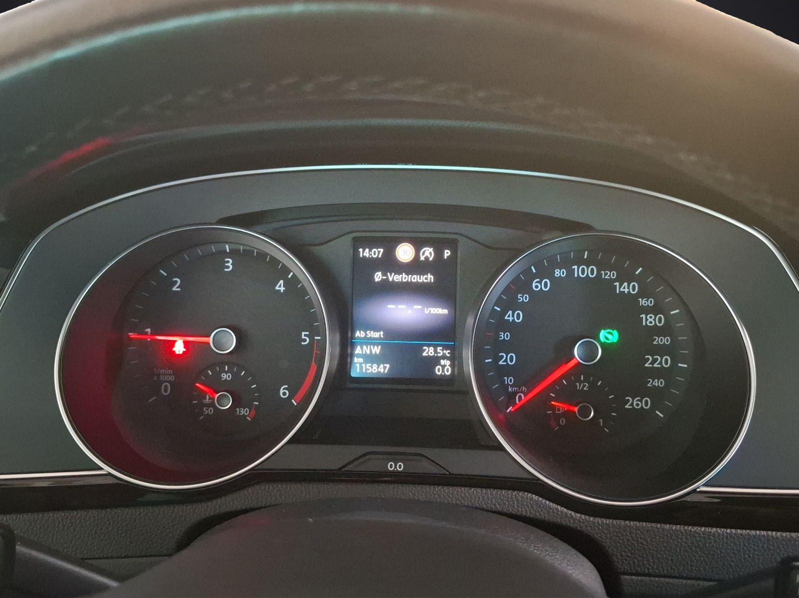 Fahrzeugabbildung Volkswagen Passat Variant TDI Elegance DSG R-Line Matrix AH