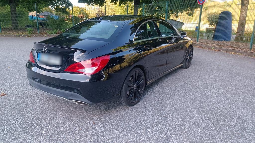 Mercedes-Benz CLA 200