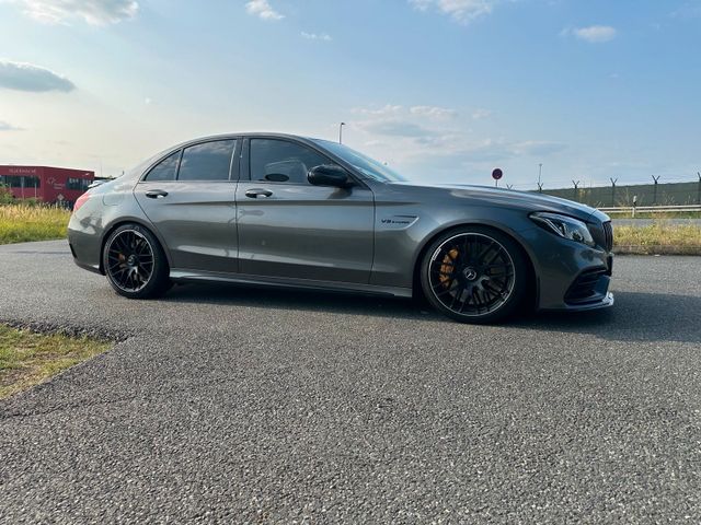 Mercedes-Benz Mercedes Benz C63s AMG Limousine Voll