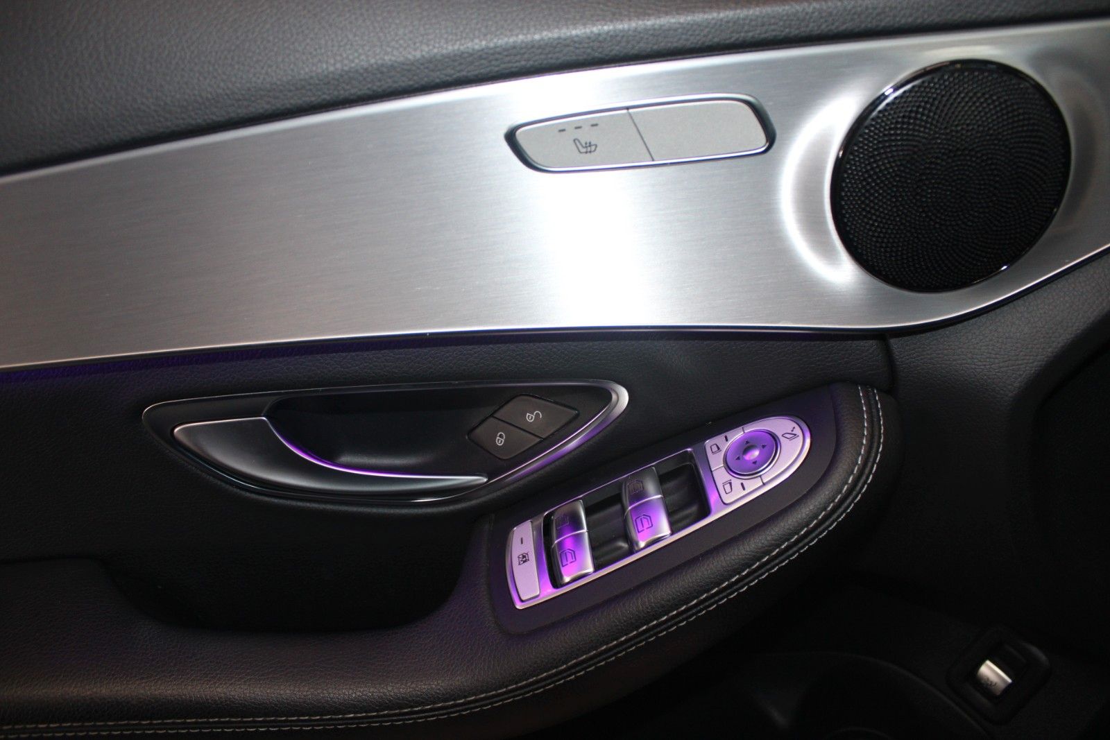Fahrzeugabbildung Mercedes-Benz C 200 T 9-G Tronic Avantgarde MHEV LED AHK CAM