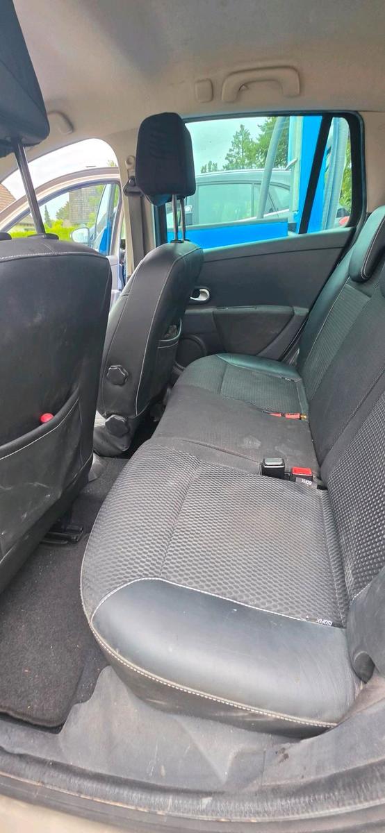Renault Clio 2010 — photo 10