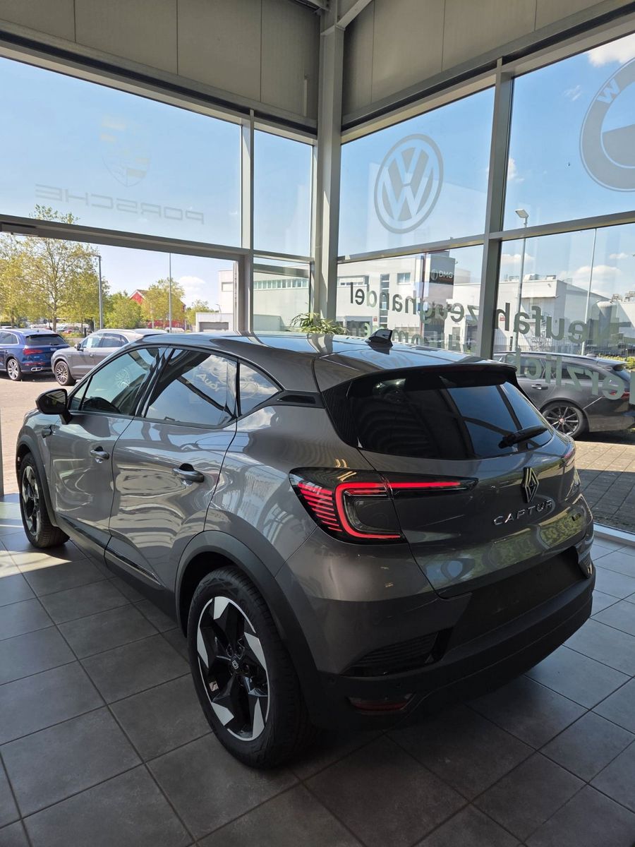 Fahrzeugabbildung Renault Captur Full Hybrid E-Tech 160 Esprit Alpine