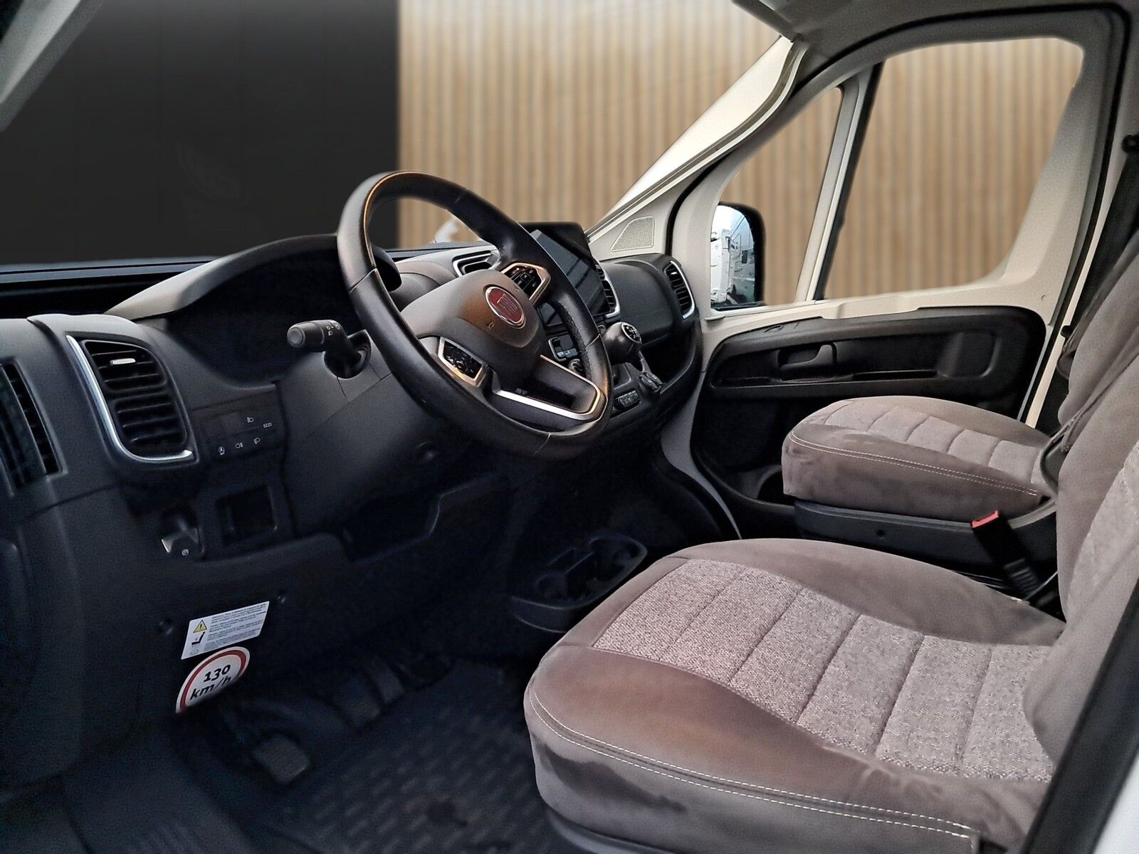 Fahrzeugabbildung Pössl Summit 600 Fiat 180 PS Mark./AHK/Navi/Solar