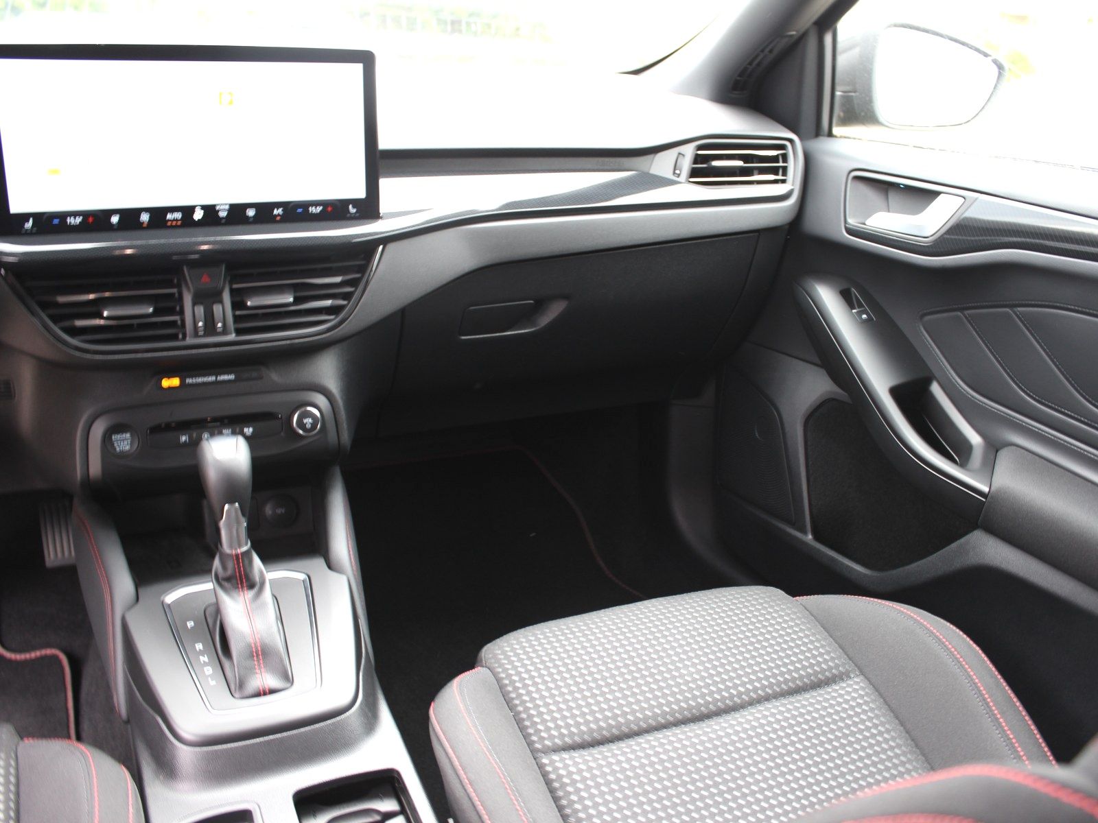 Fahrzeugabbildung Ford Focus ST-Line X 1,0 EcoBoost Mild-Hybrid