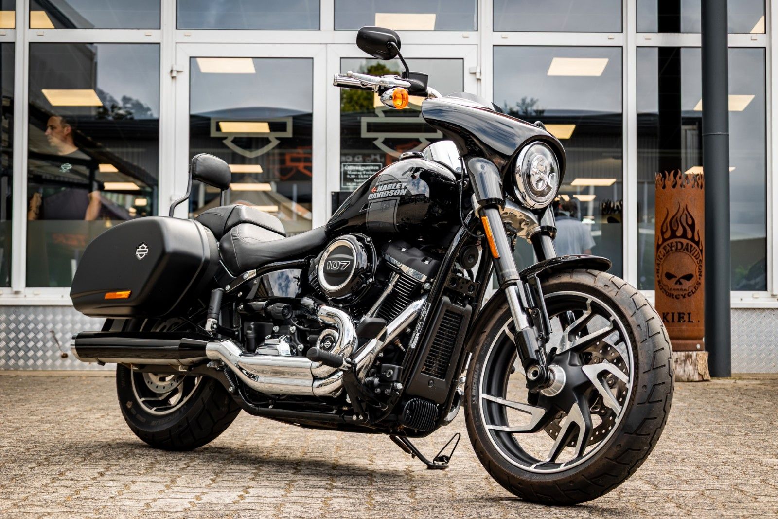 Fahrzeugabbildung Harley-Davidson FLSB Sport Glide 107 cui - Top gepflegt!