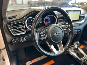 MYAUTOCENTER – Gebraucht- und Jahreswagen mit Werkstattservice in Pfaffenhofen Kia cee'd Sportswagon *Kamera*LED*PDC*