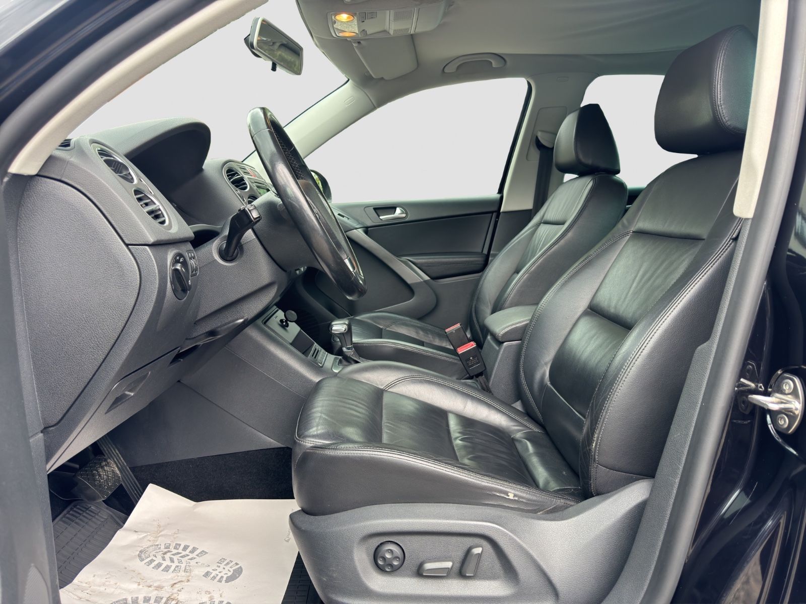 Fahrzeugabbildung Volkswagen Tiguan Sport & Style 4Motion/Kam./Leder/AHK