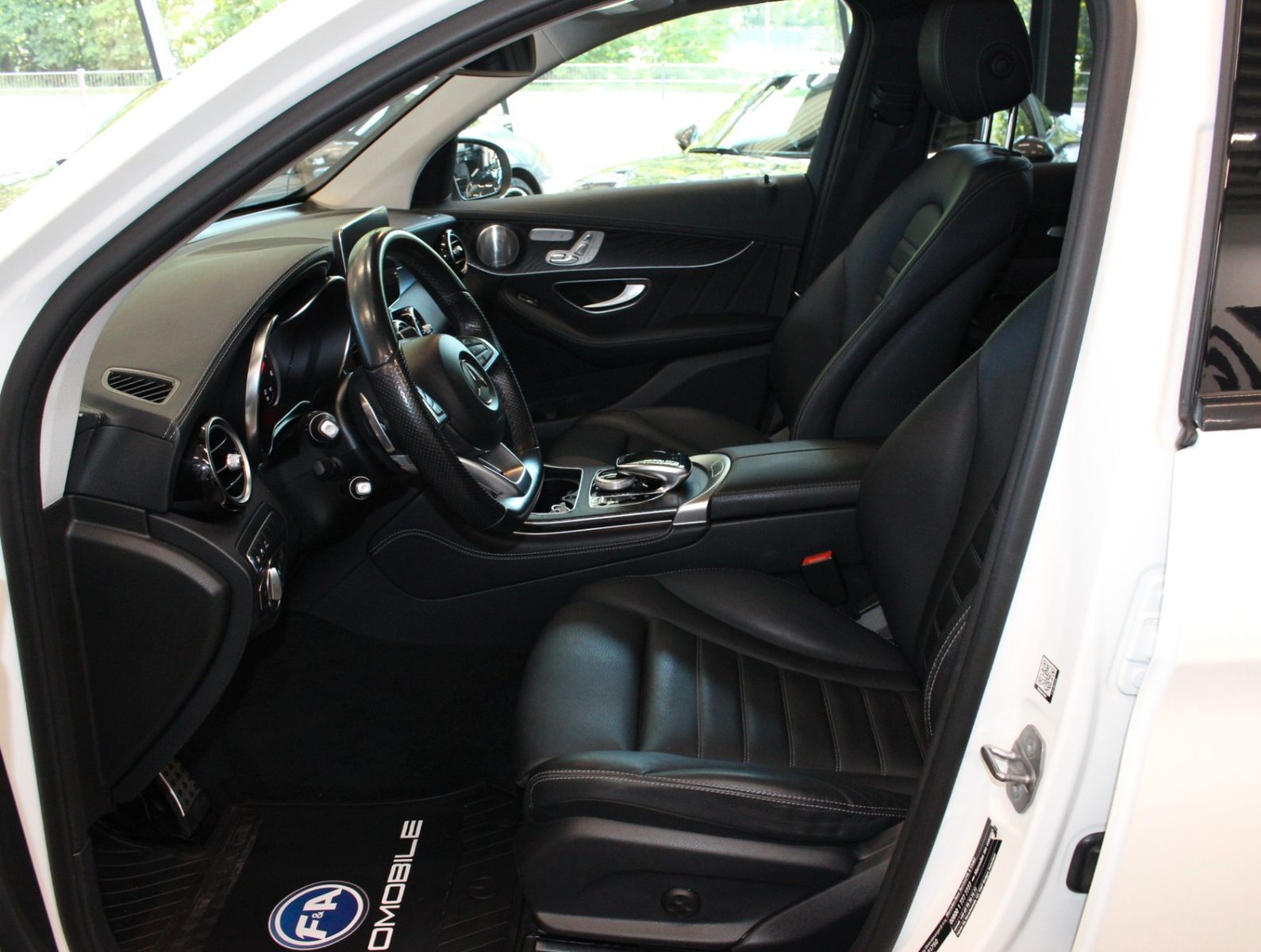 Fahrzeugabbildung Mercedes-Benz GLC 350 d 4MATIC AMG Line *PNRM*Kamera*AHK
