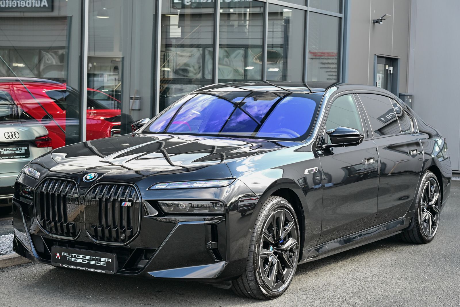 BMW i7 M70 xDrive Executive Lounge* Theatre Screen* imagem 2